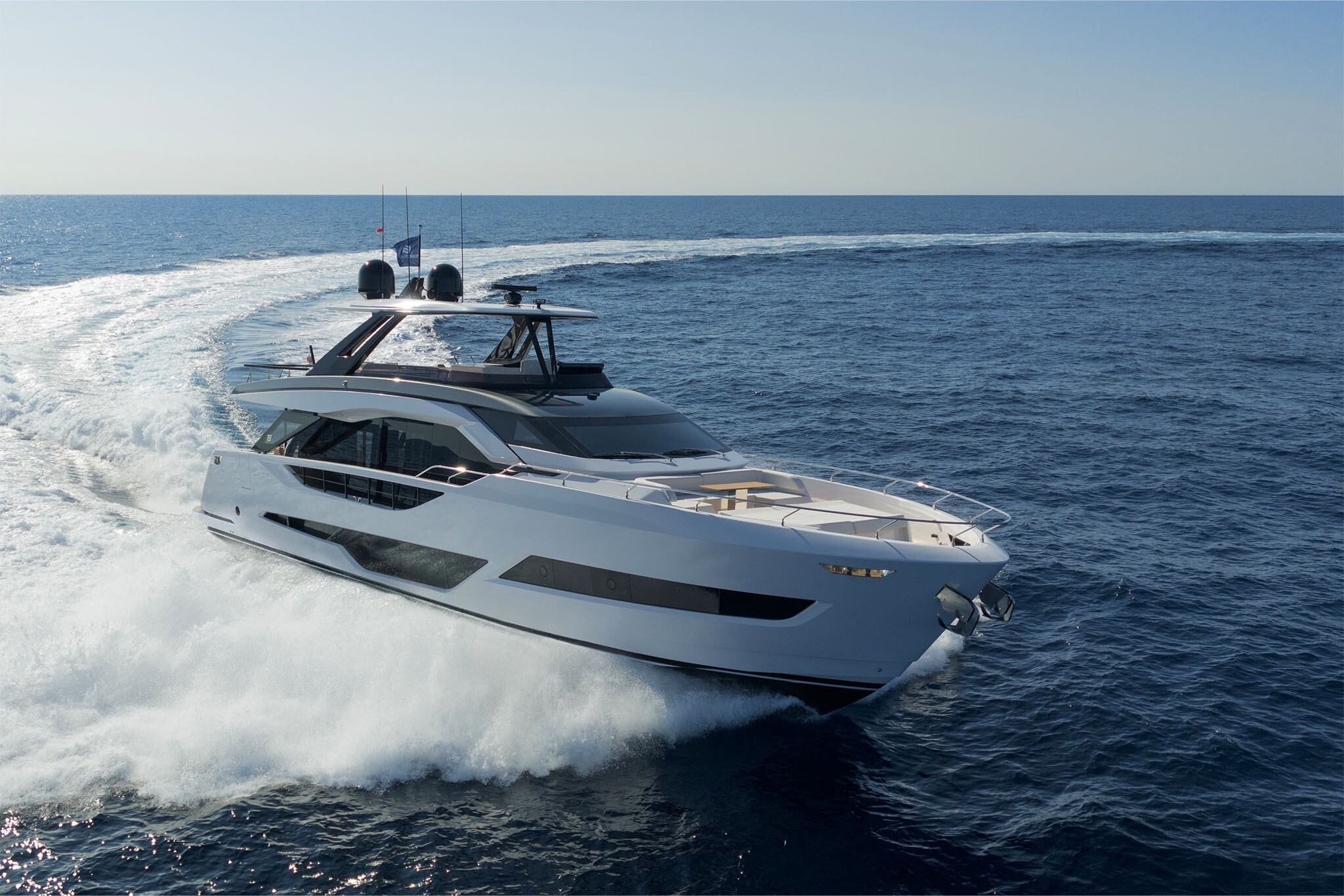 Ferretti Yachts 800