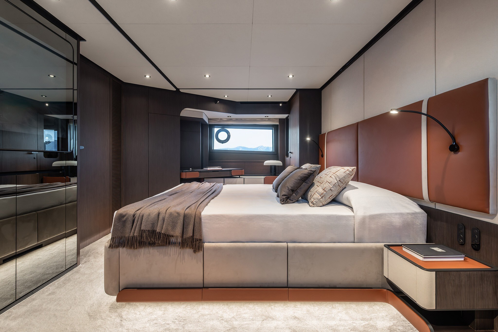 Ferretti Yachts 800
