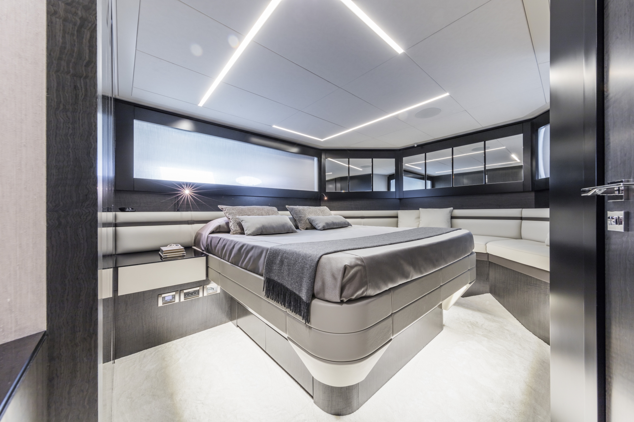 Pershing 9x