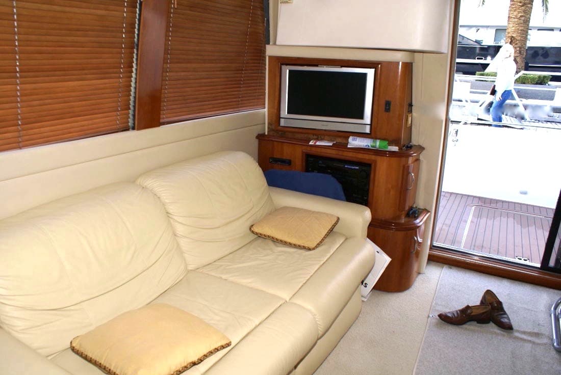 Яхта Carver 46 Voyager фото 1.7