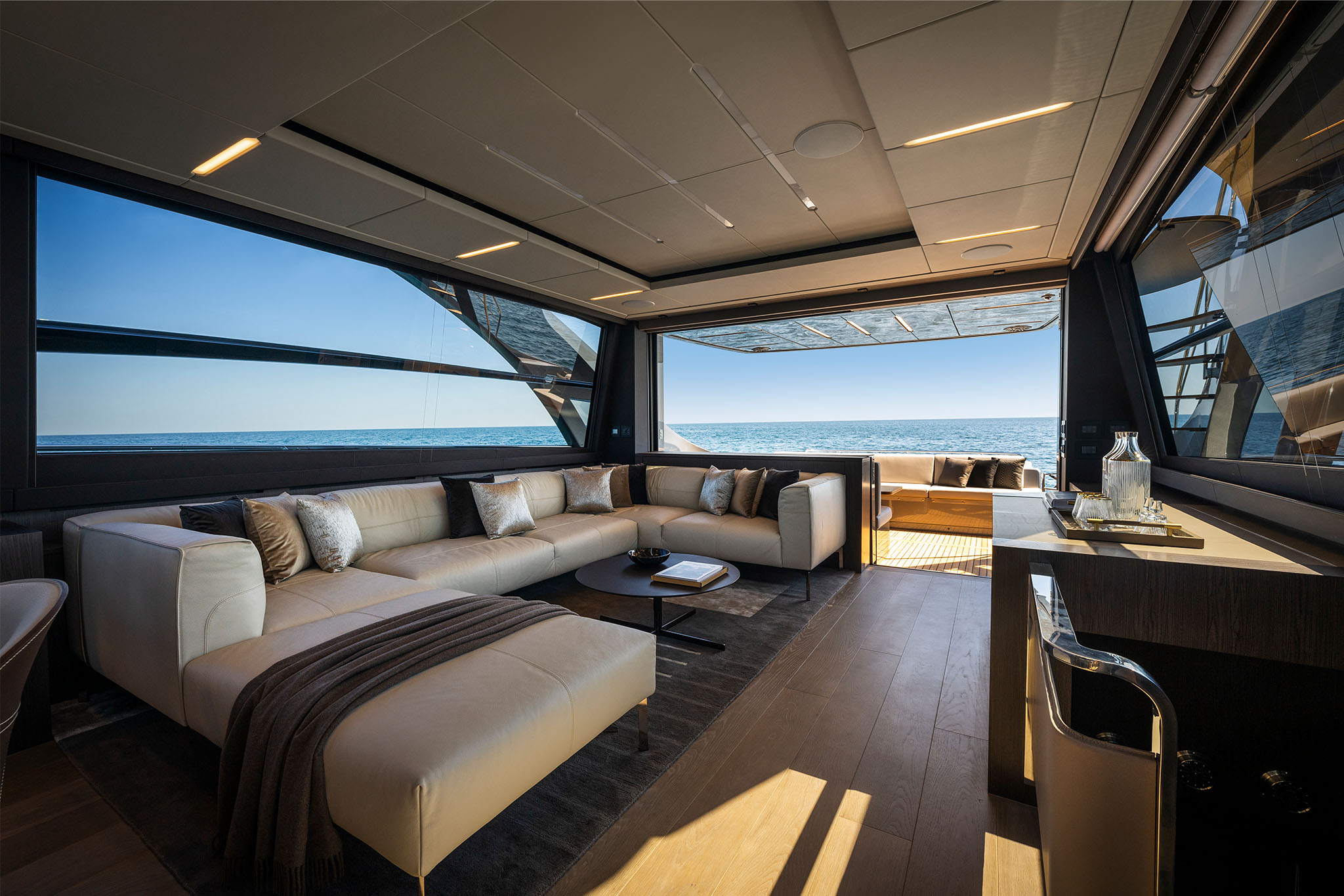 Pershing 8x