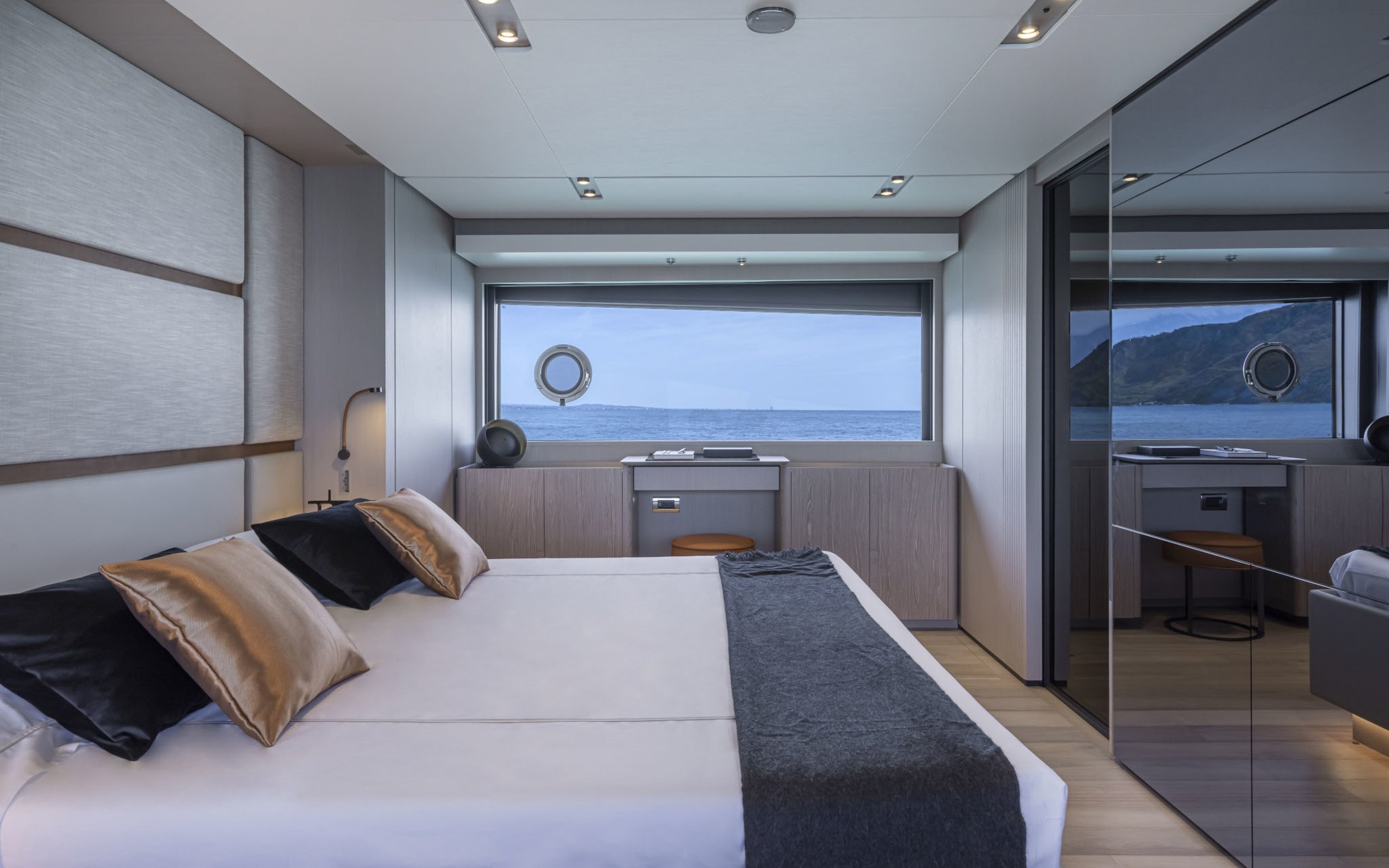 Ferretti Yachts 1000