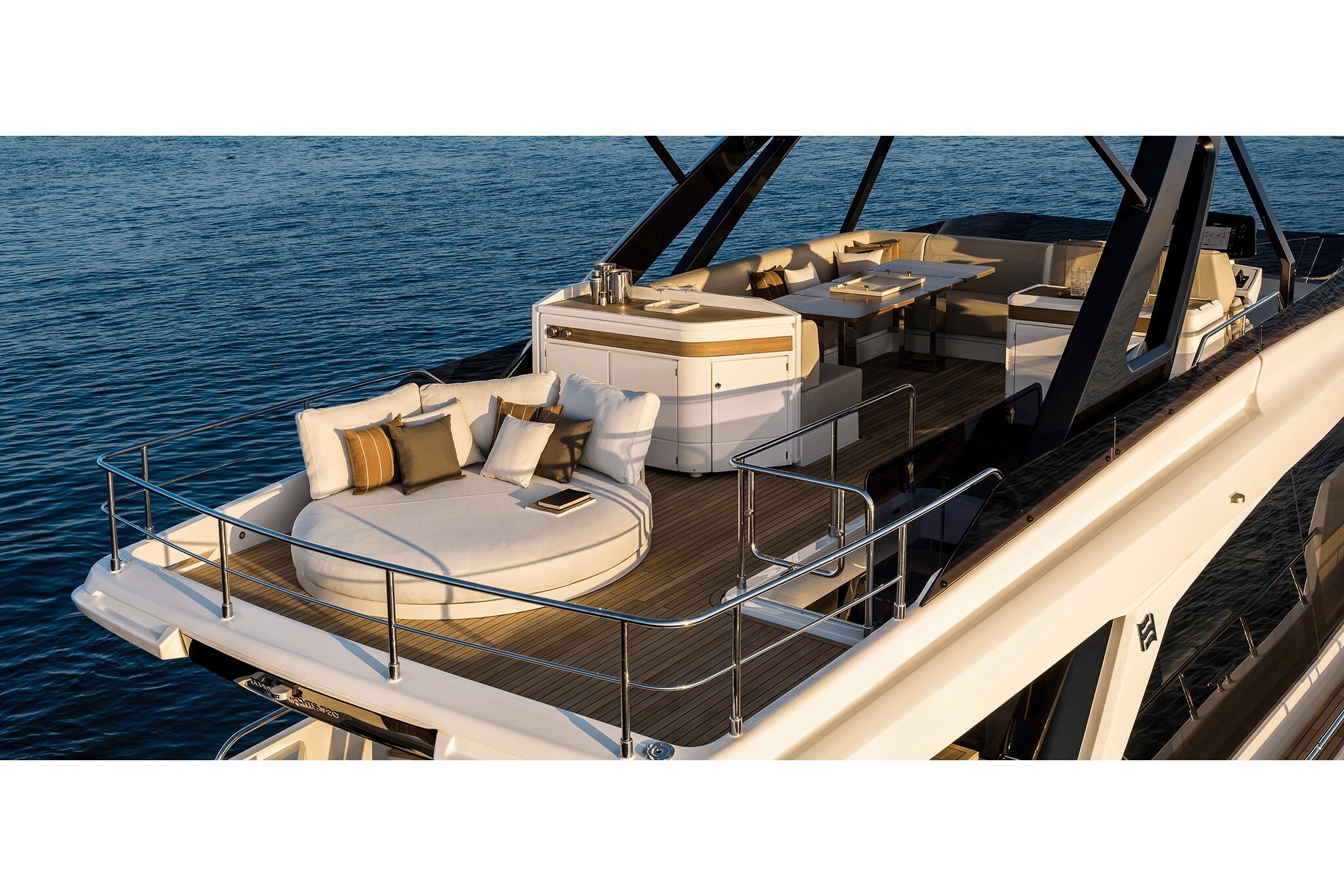 Ferretti Yachts 720 New