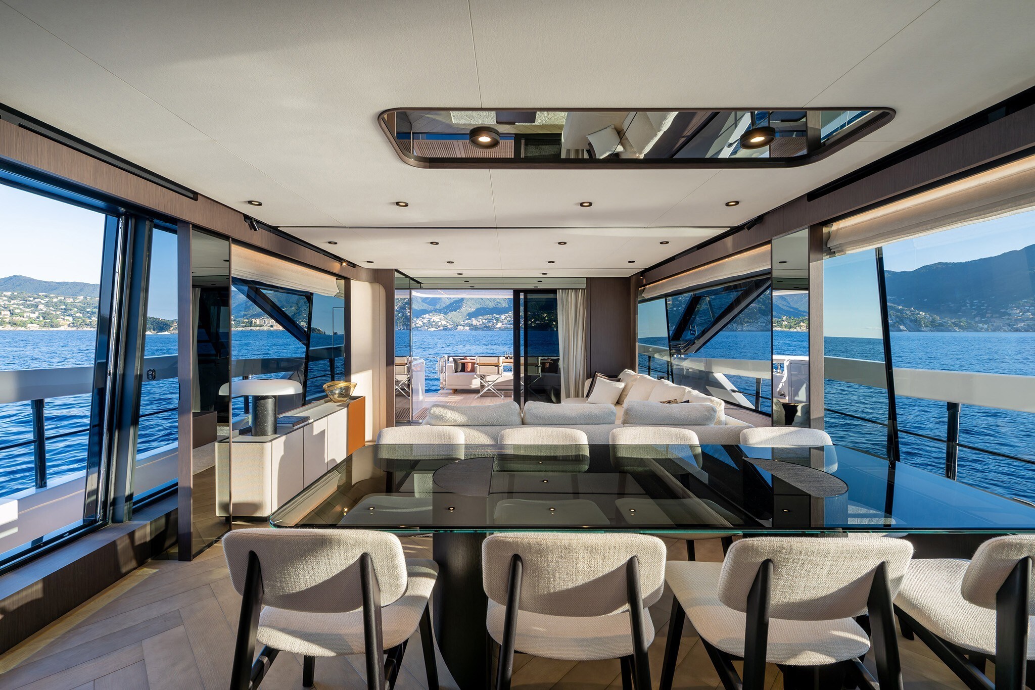 Ferretti Yachts 800