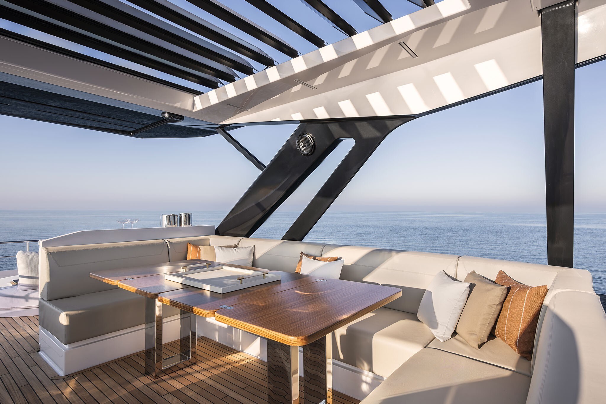 Ferretti Yachts 720 New