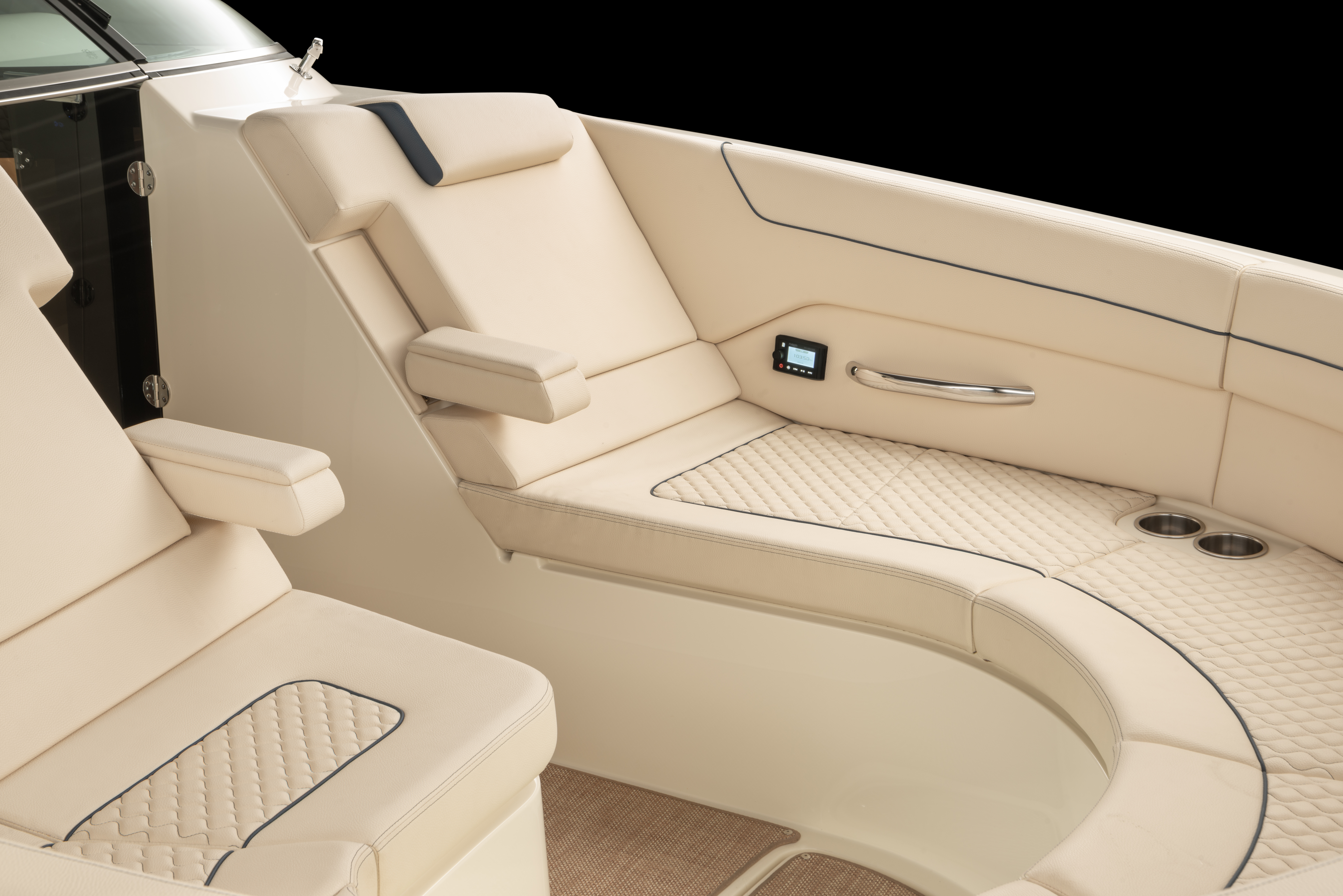 Chris-Craft Launch 35 GT