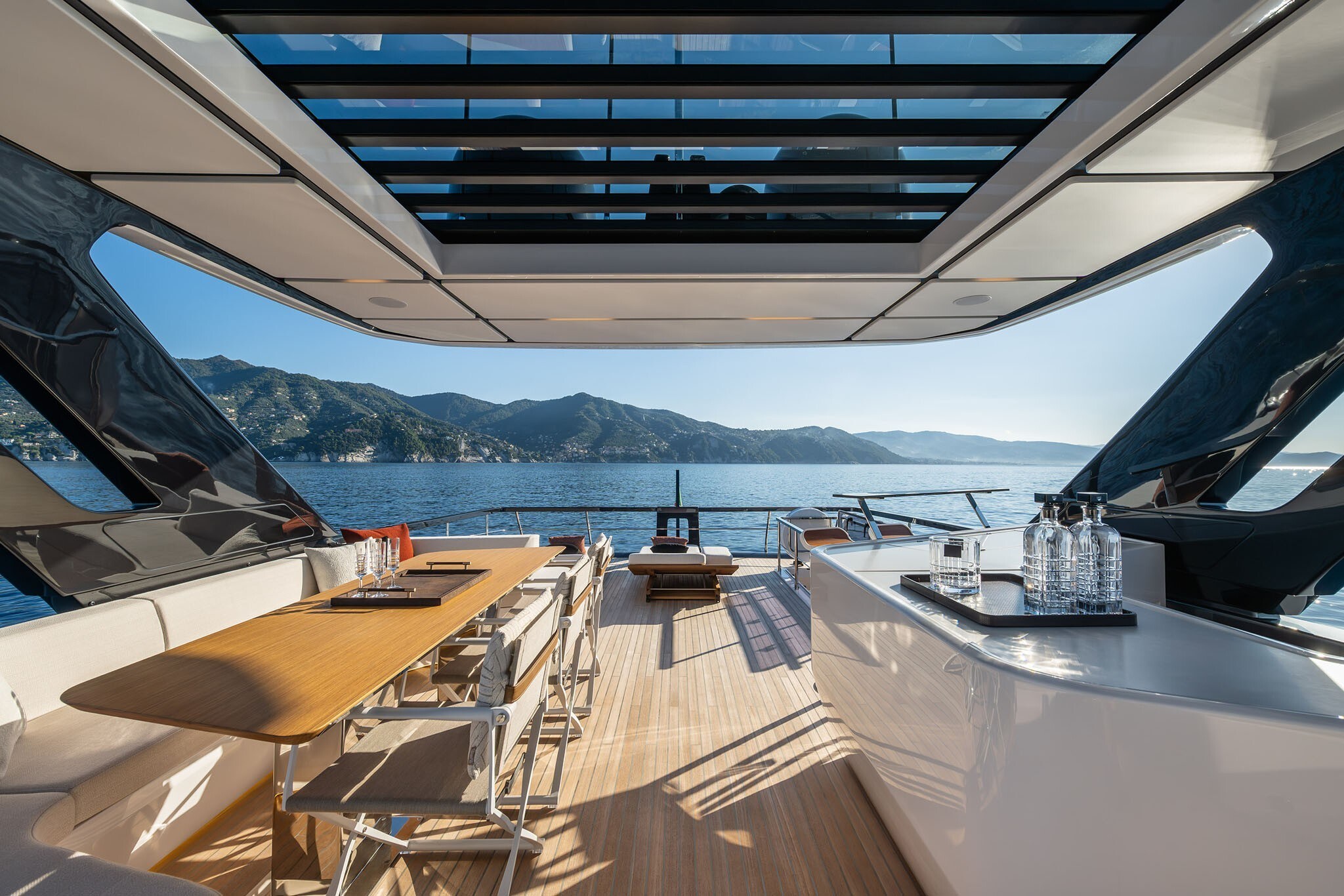 Ferretti Yachts 800