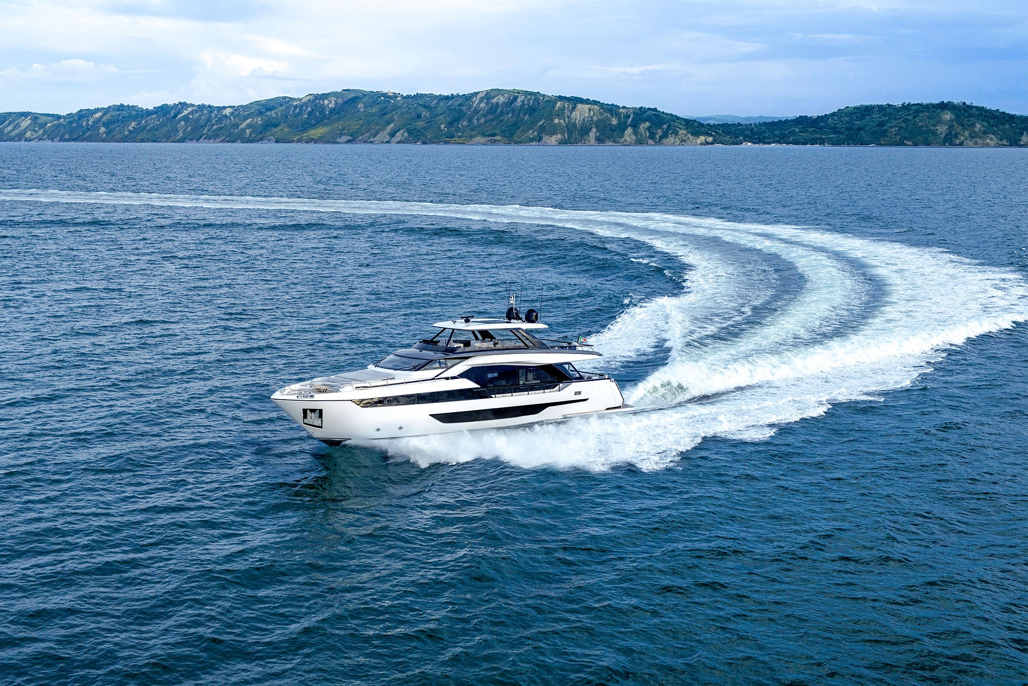 Ferretti Yachts 940