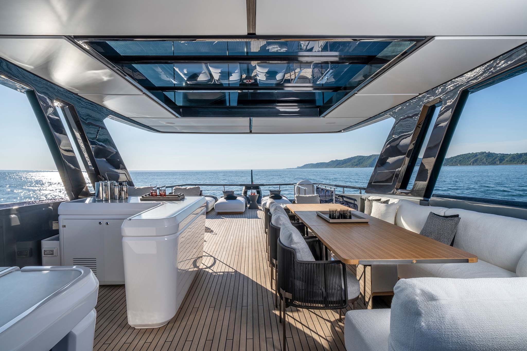 Ferretti Yachts 940