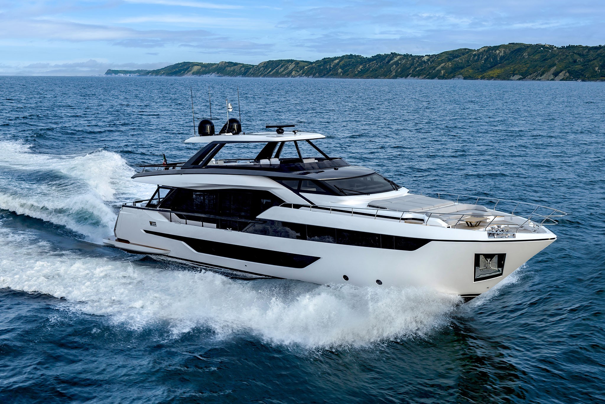 Ferretti Yachts 940