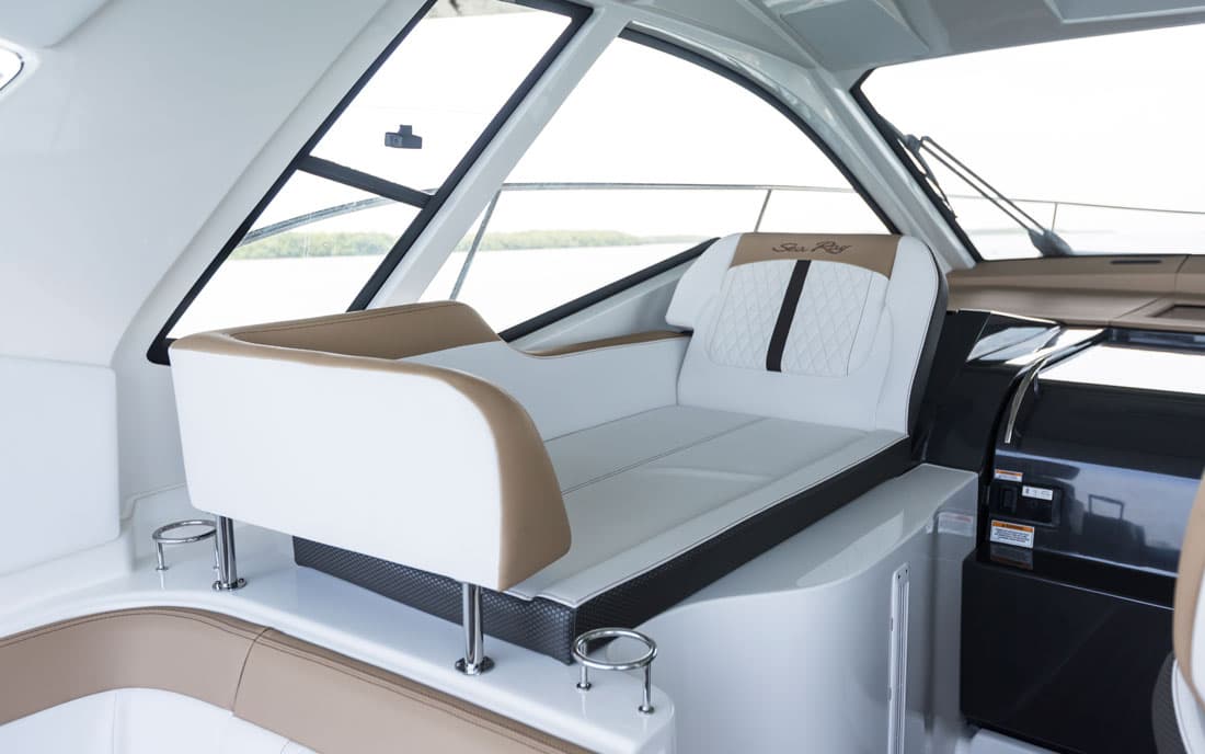 Катер Sea Ray Sundancer 350 Coupe фото 2.3