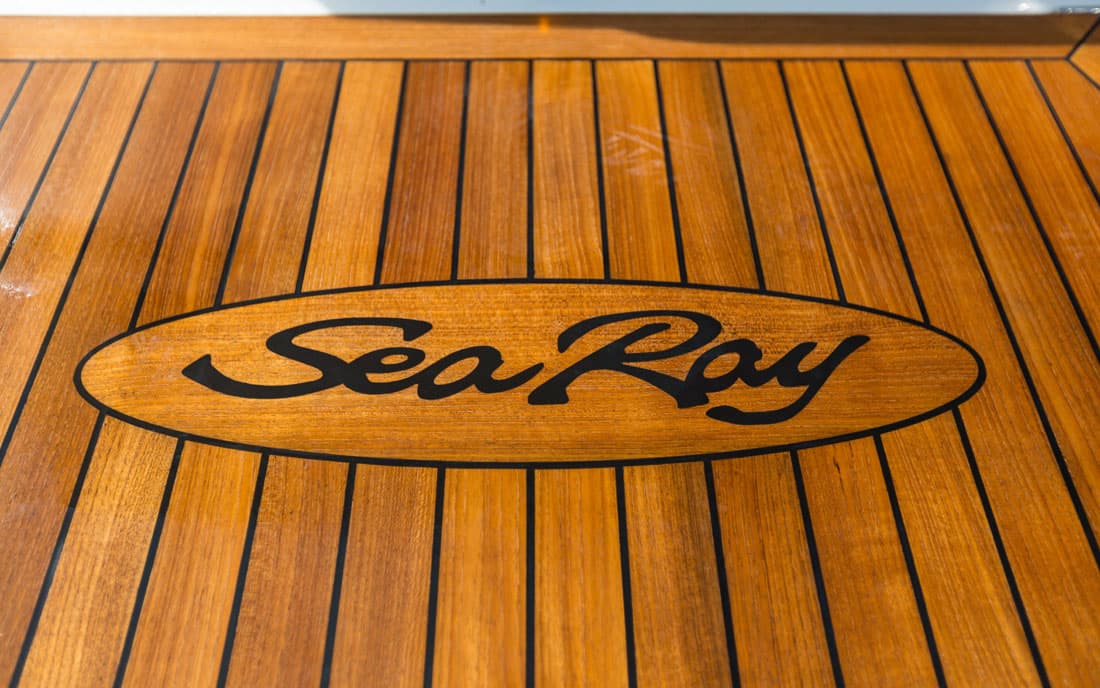 Катер Sea Ray Sundancer 350 Coupe фото 2.22
