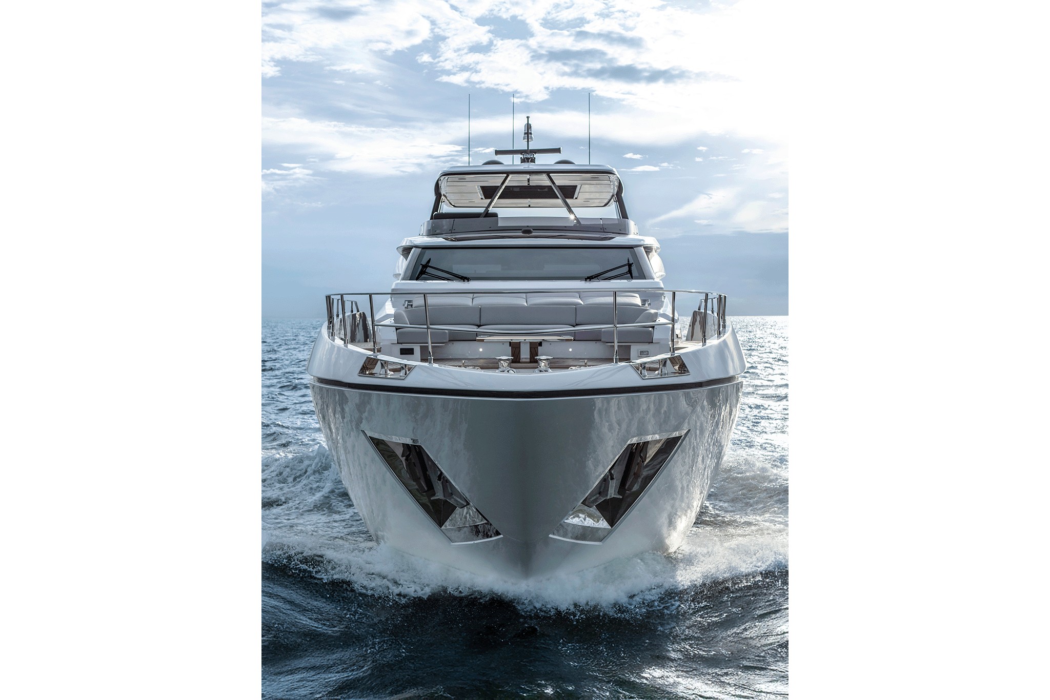 Ferretti Yachts 940