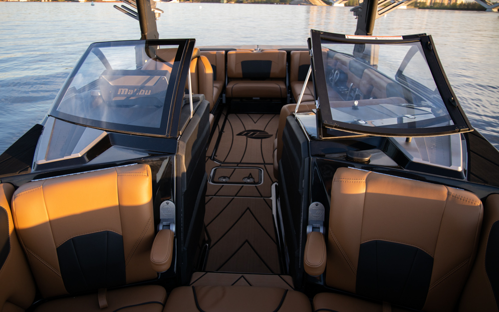 Катер буксировщик Malibu 25 LSV / 25596 фото 1.16