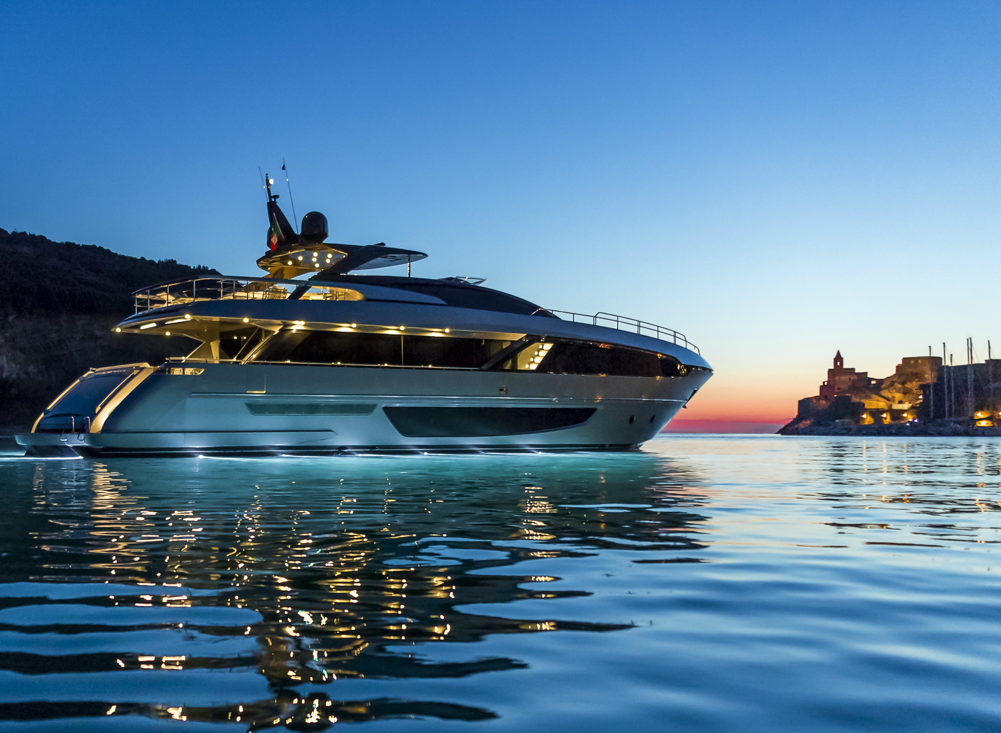 Riva 102' Corsaro Super