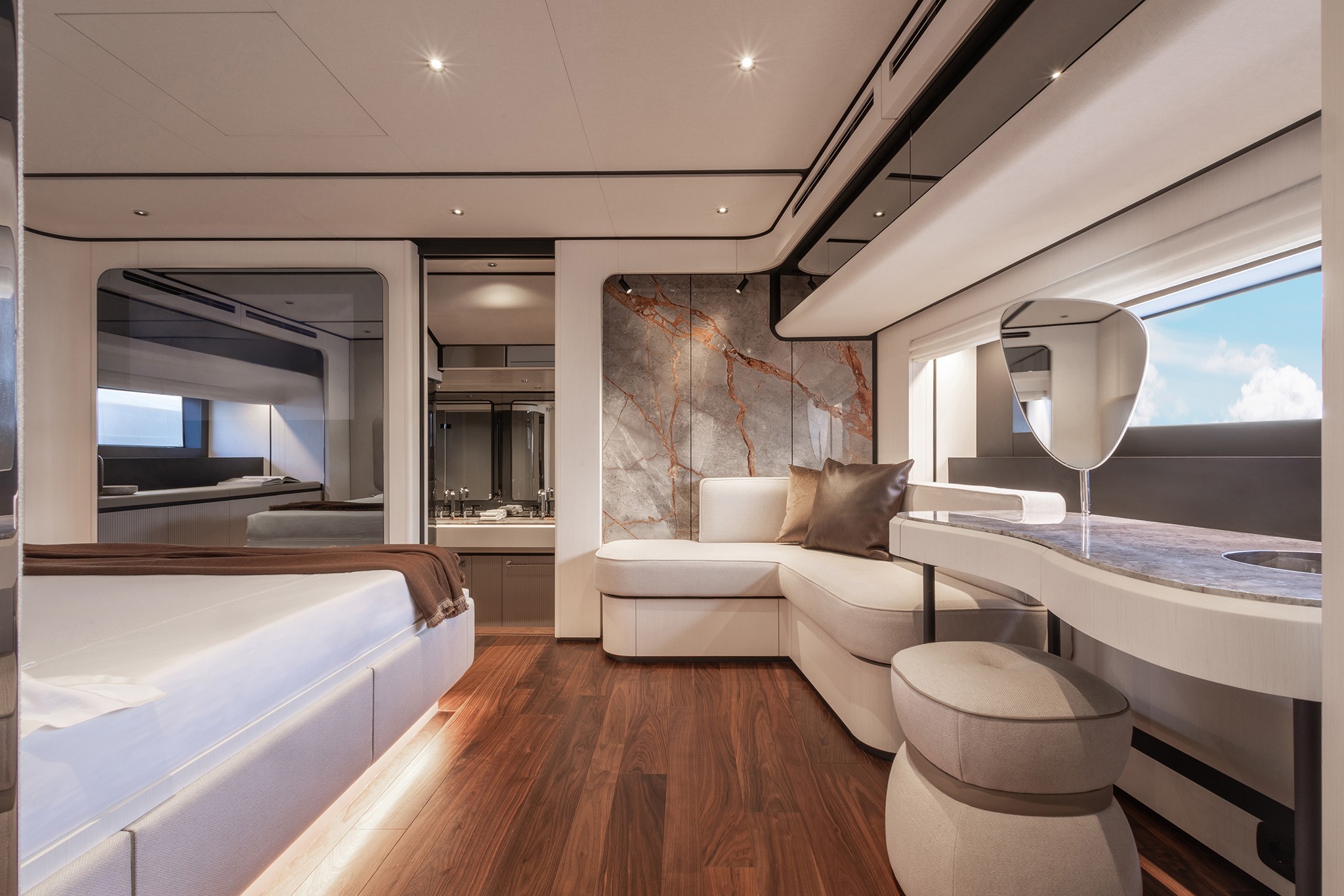 Ferretti Yachts 940