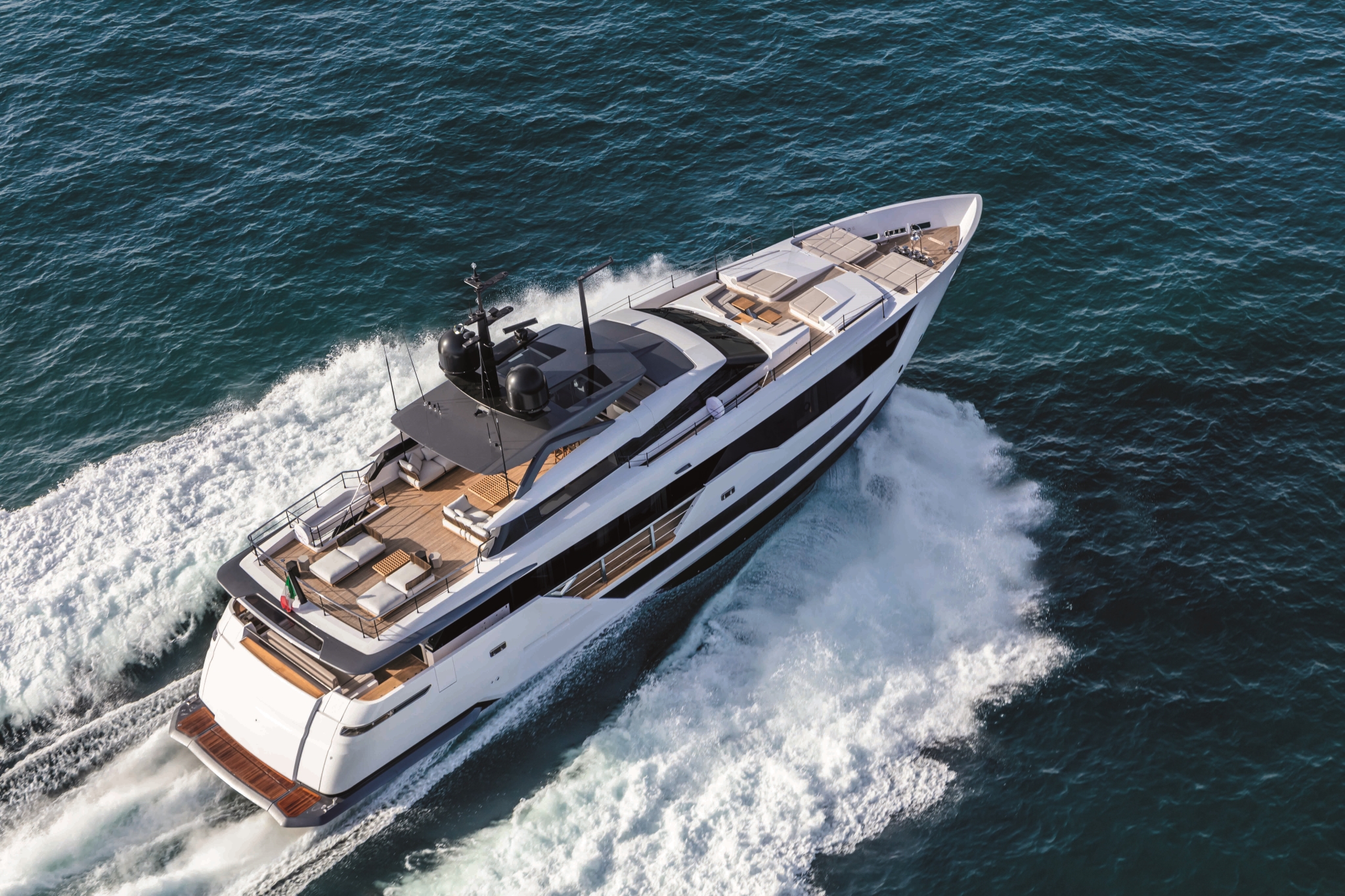 Custom Line Saetta 106
