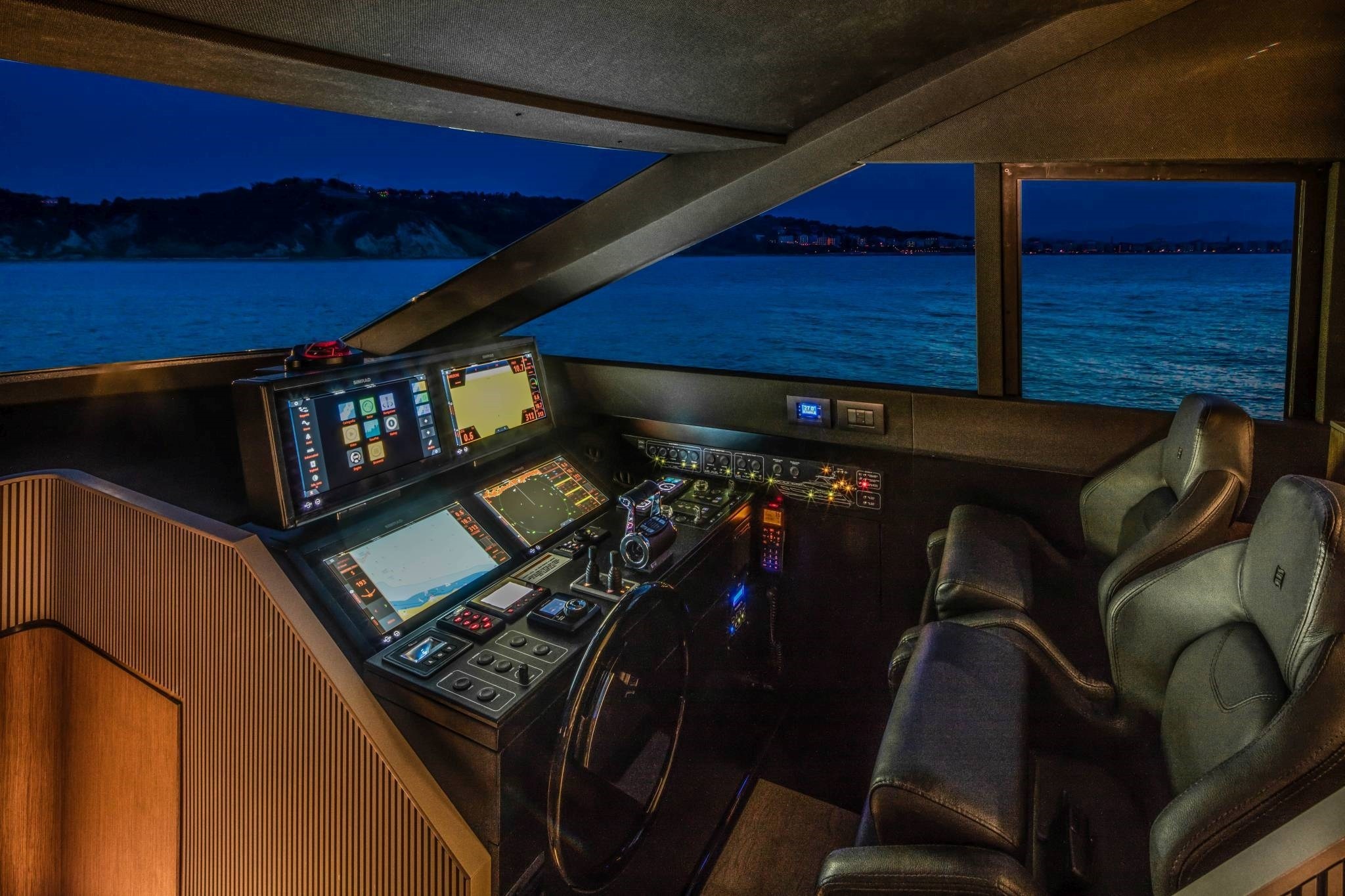 Ferretti Yachts 720