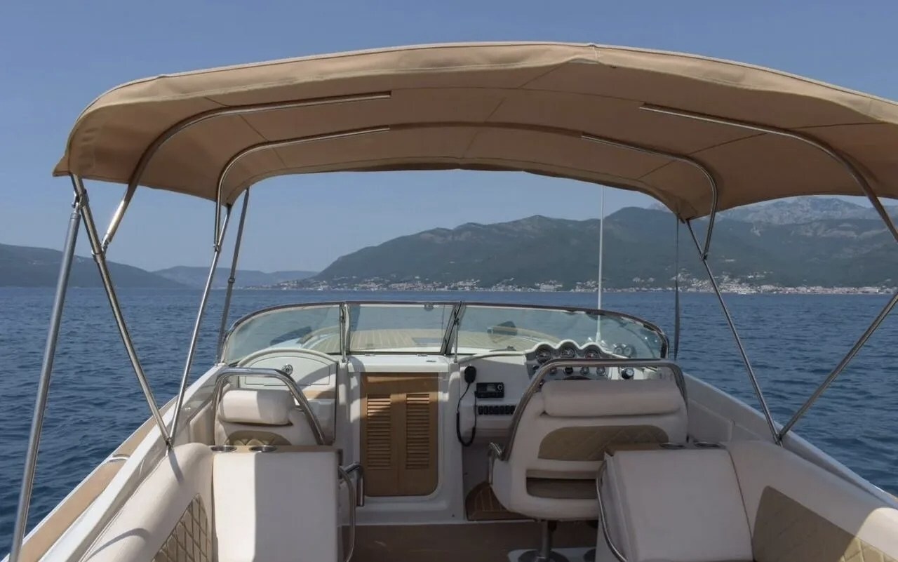 Chris-Craft Corsair 28