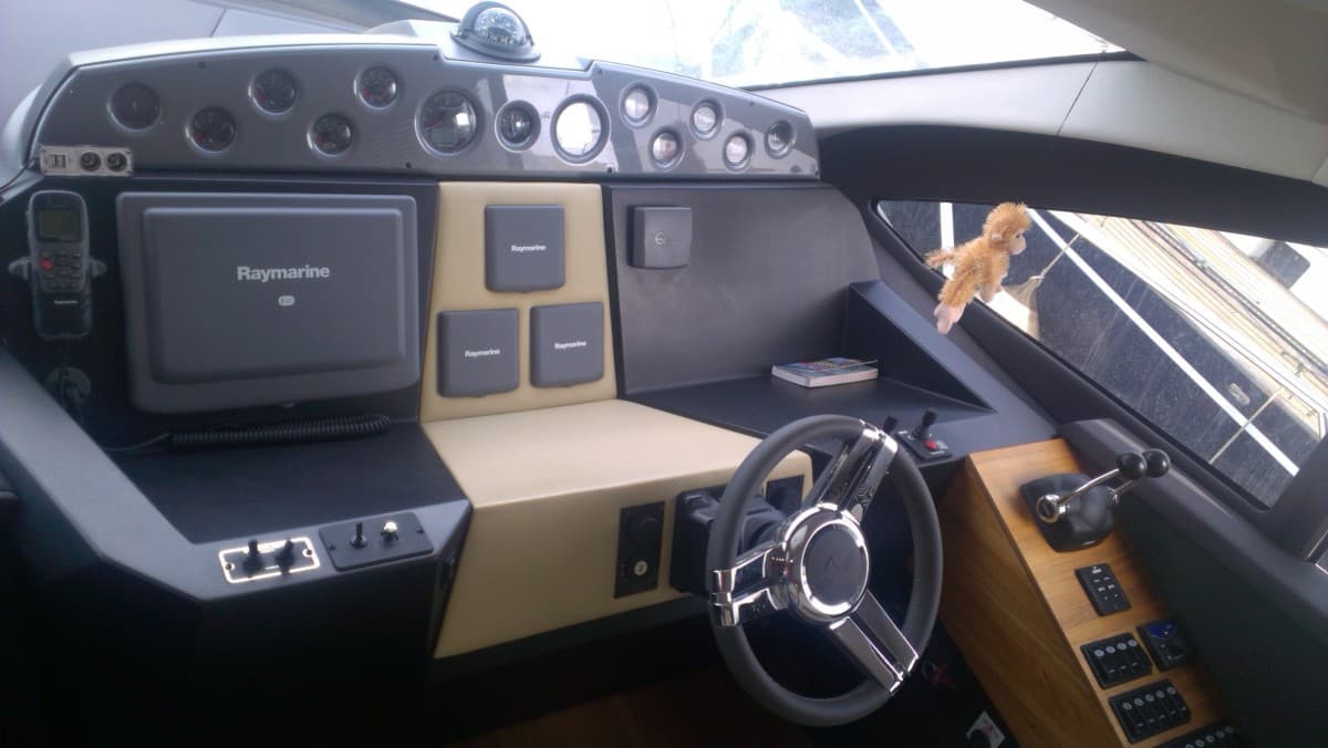 Яхта Sealine T50 фото 1.8