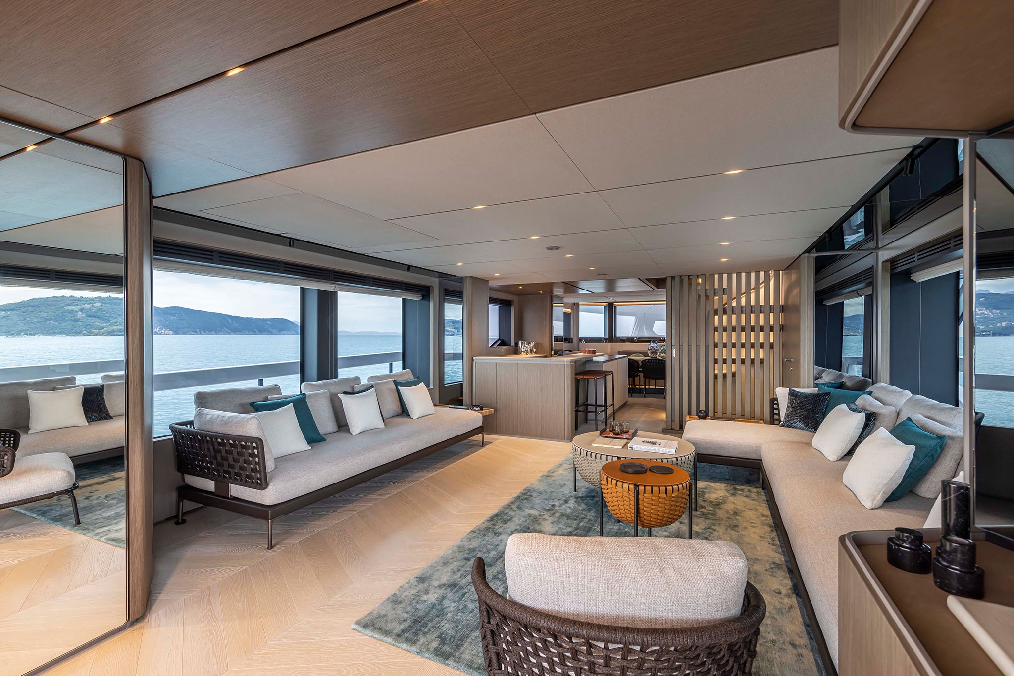 Ferretti Yachts INFYNITO 90