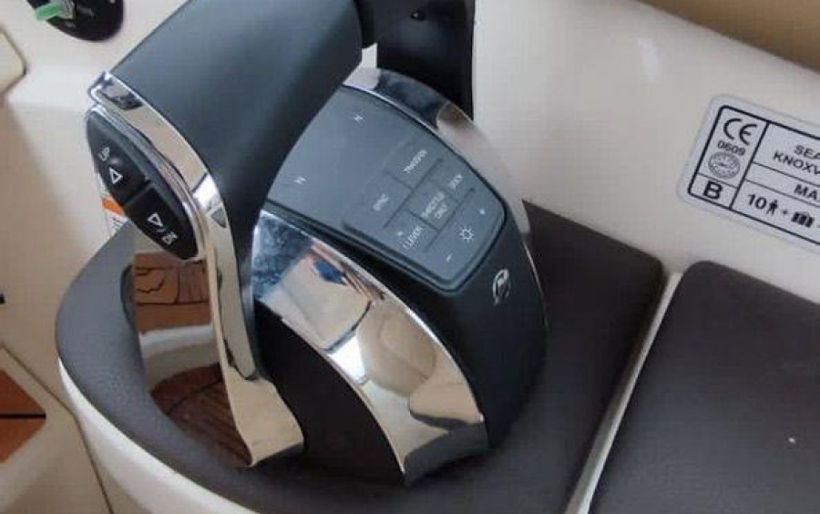 Sea Ray Sundancer 320