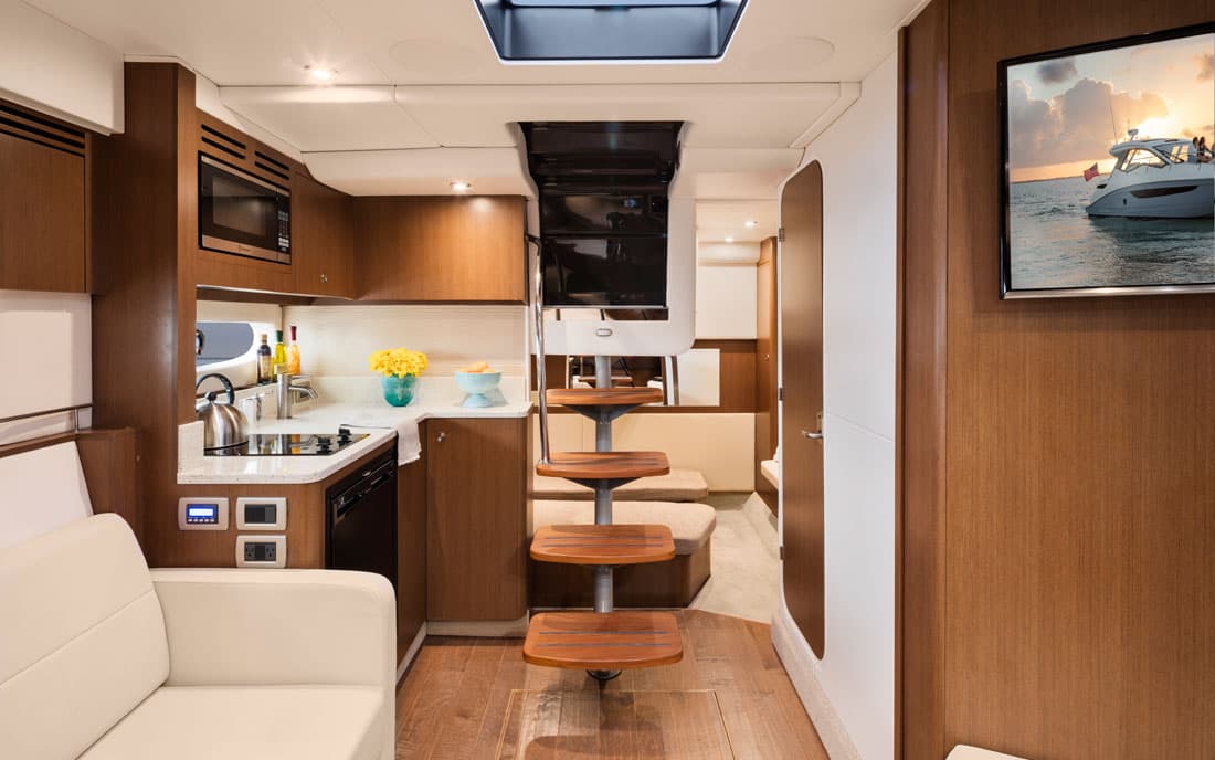 Катер Sea Ray Sundancer 350 Coupe фото 2.23