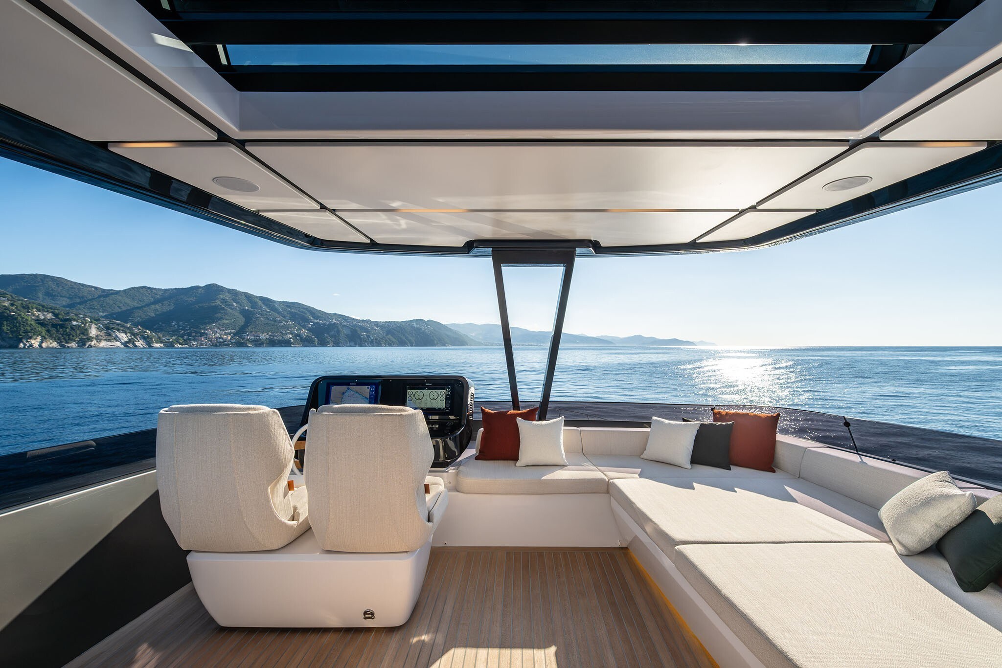 Ferretti Yachts 800