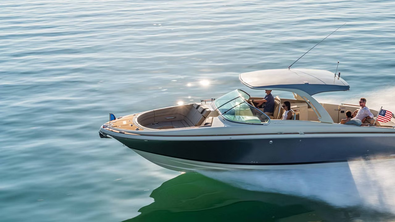 Катер Chris-Craft Launch 35 GT SURF фото 1.1