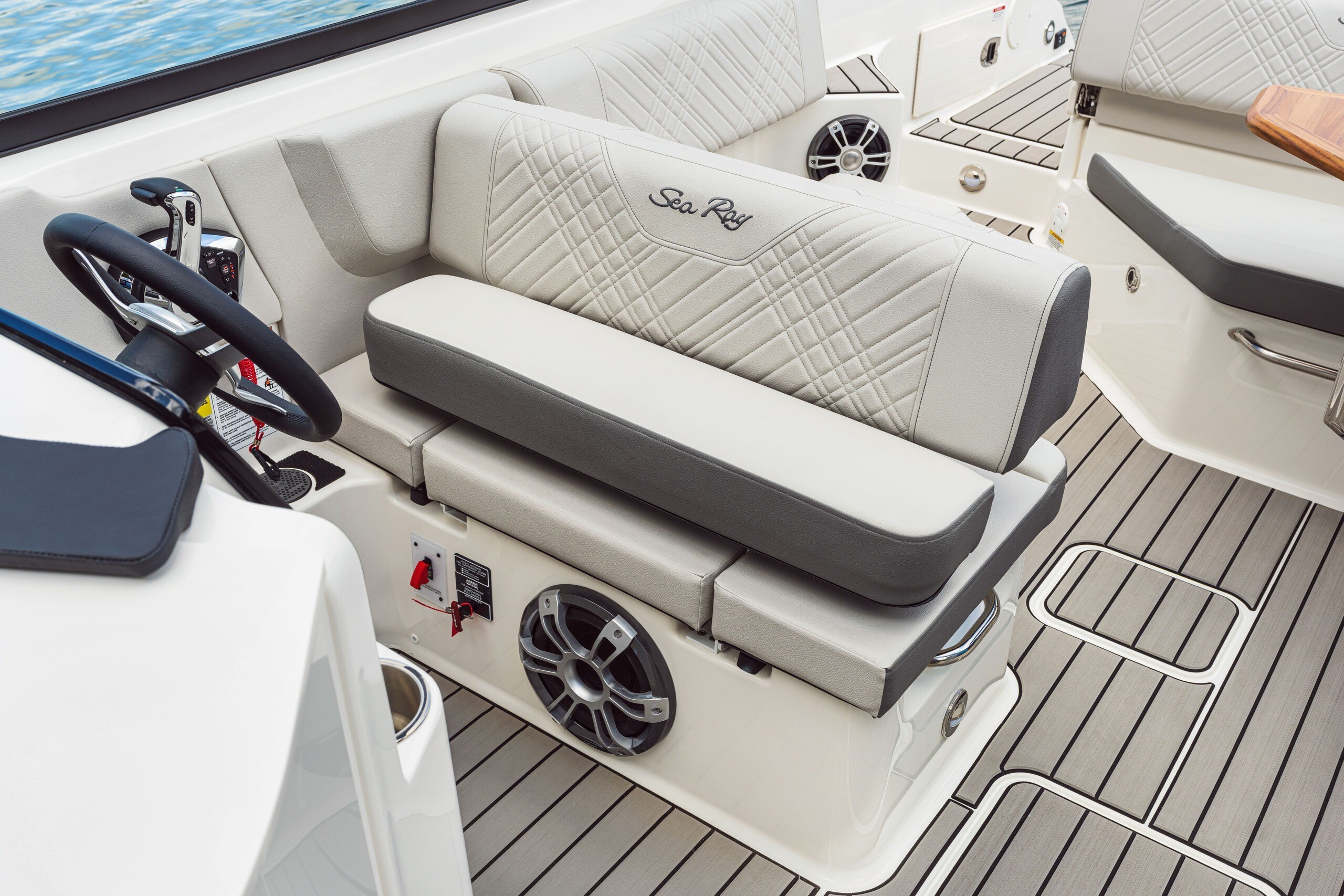 Sea Ray 250 SDX