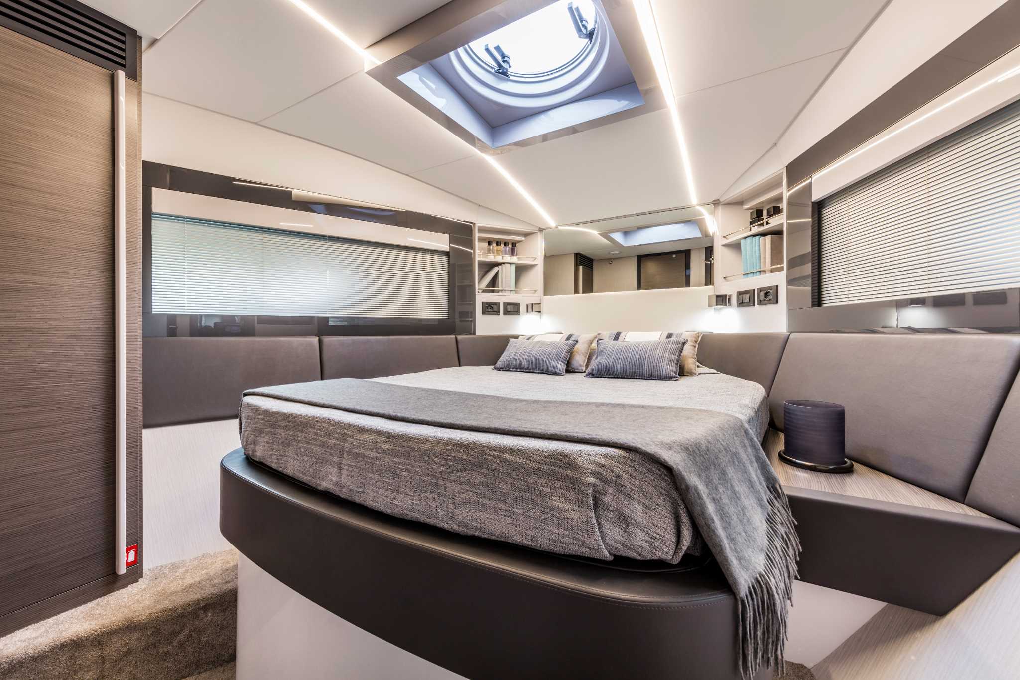 Pershing 5x