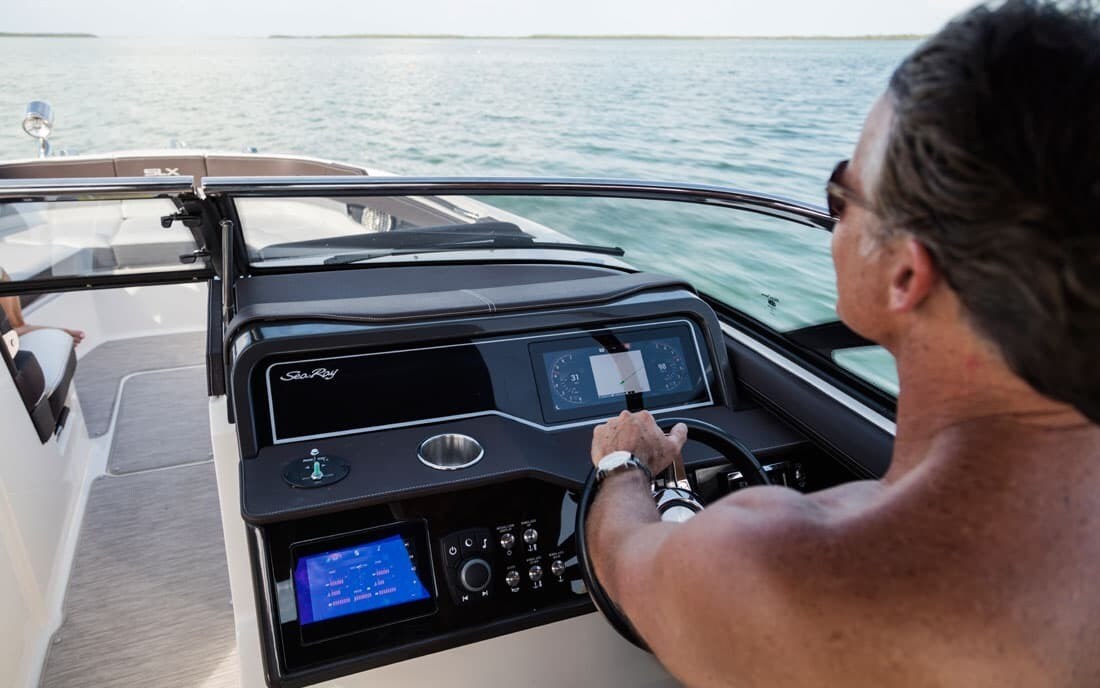 Sea Ray SLX 310 OB