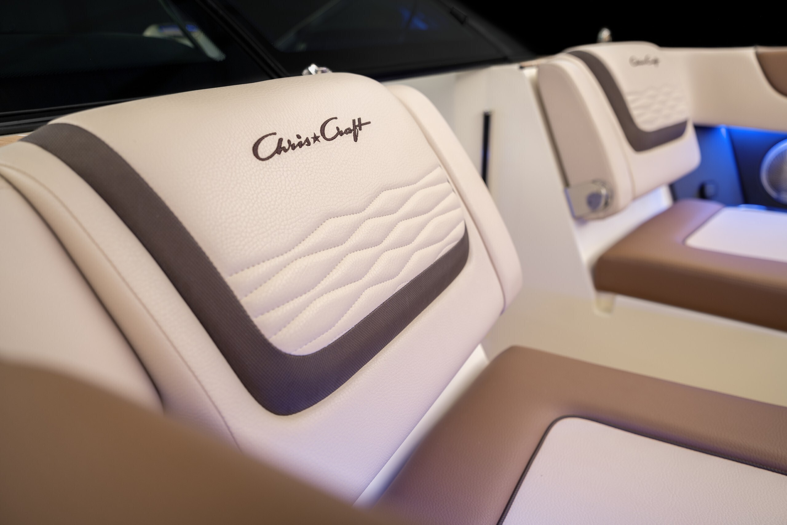 Chris-Craft Launch 27
