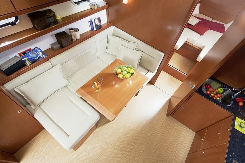 Bavaria 38 HT Sport фото 1.4