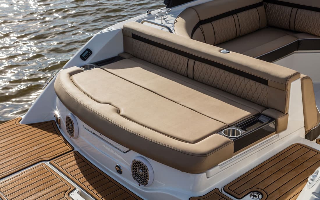 Катер Sea Ray SLX 230 фото 2.4
