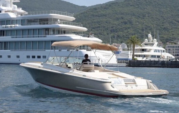 Chris-Craft Corsair 28