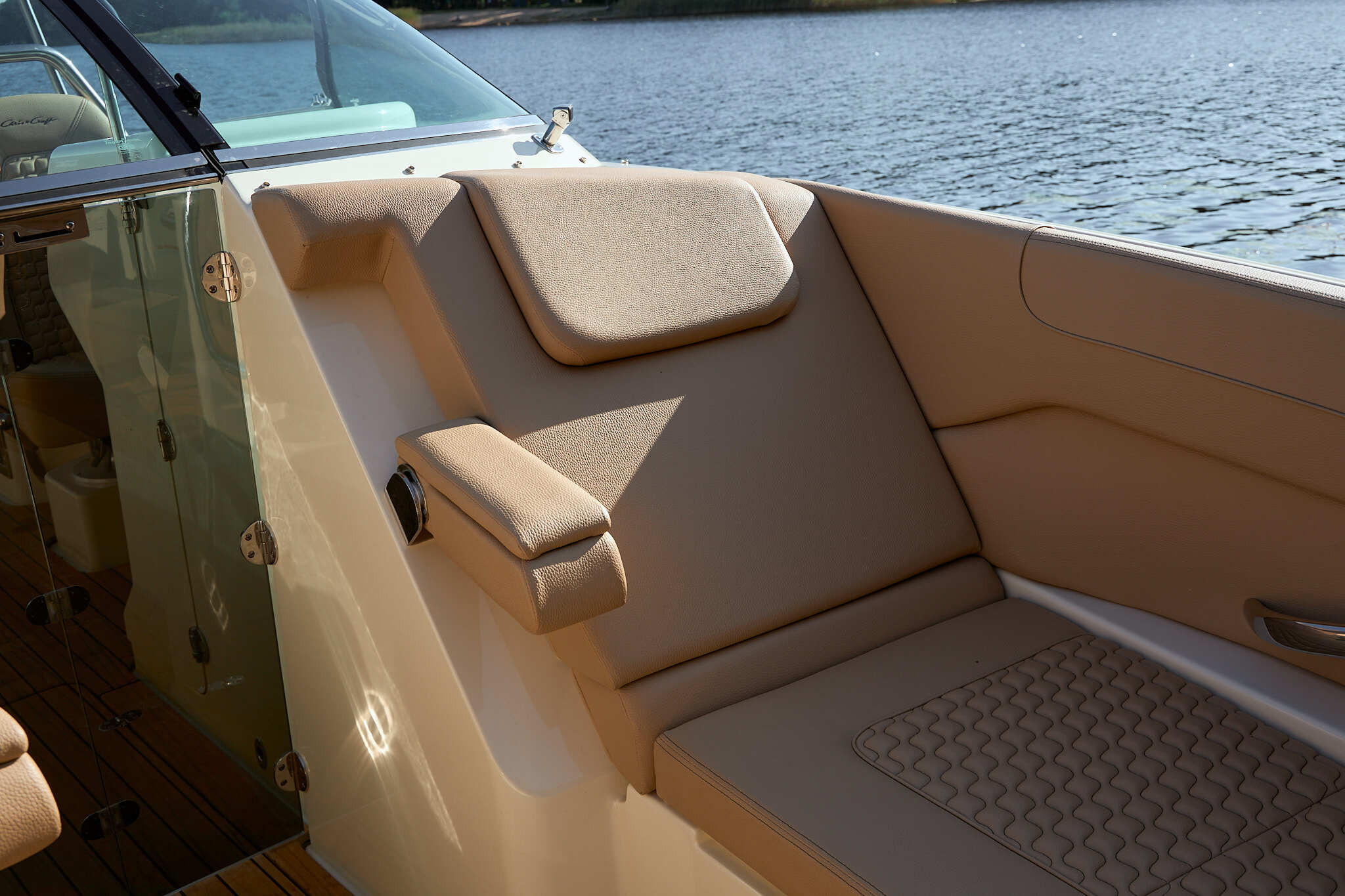 Chris-Craft Launch 28 GT