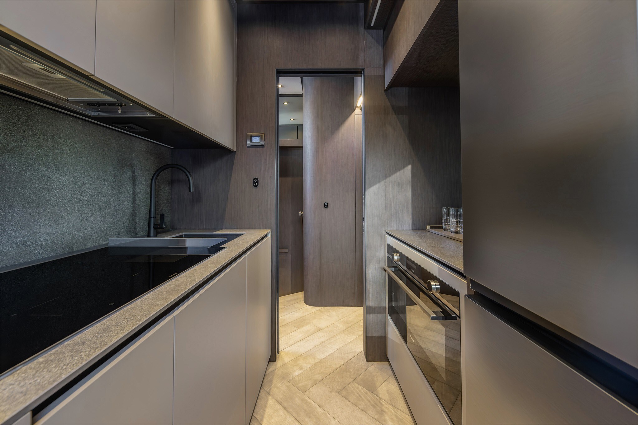 Ferretti Yachts 800