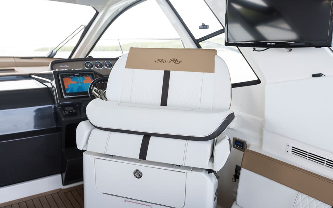 Катер Sea Ray Sundancer 350 Coupe фото 2.10