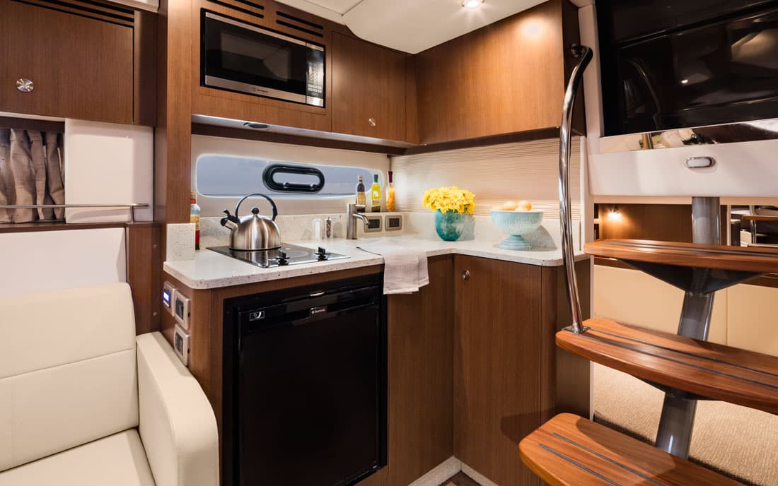 Катер Sea Ray Sundancer 350 HardTop фото 2.12