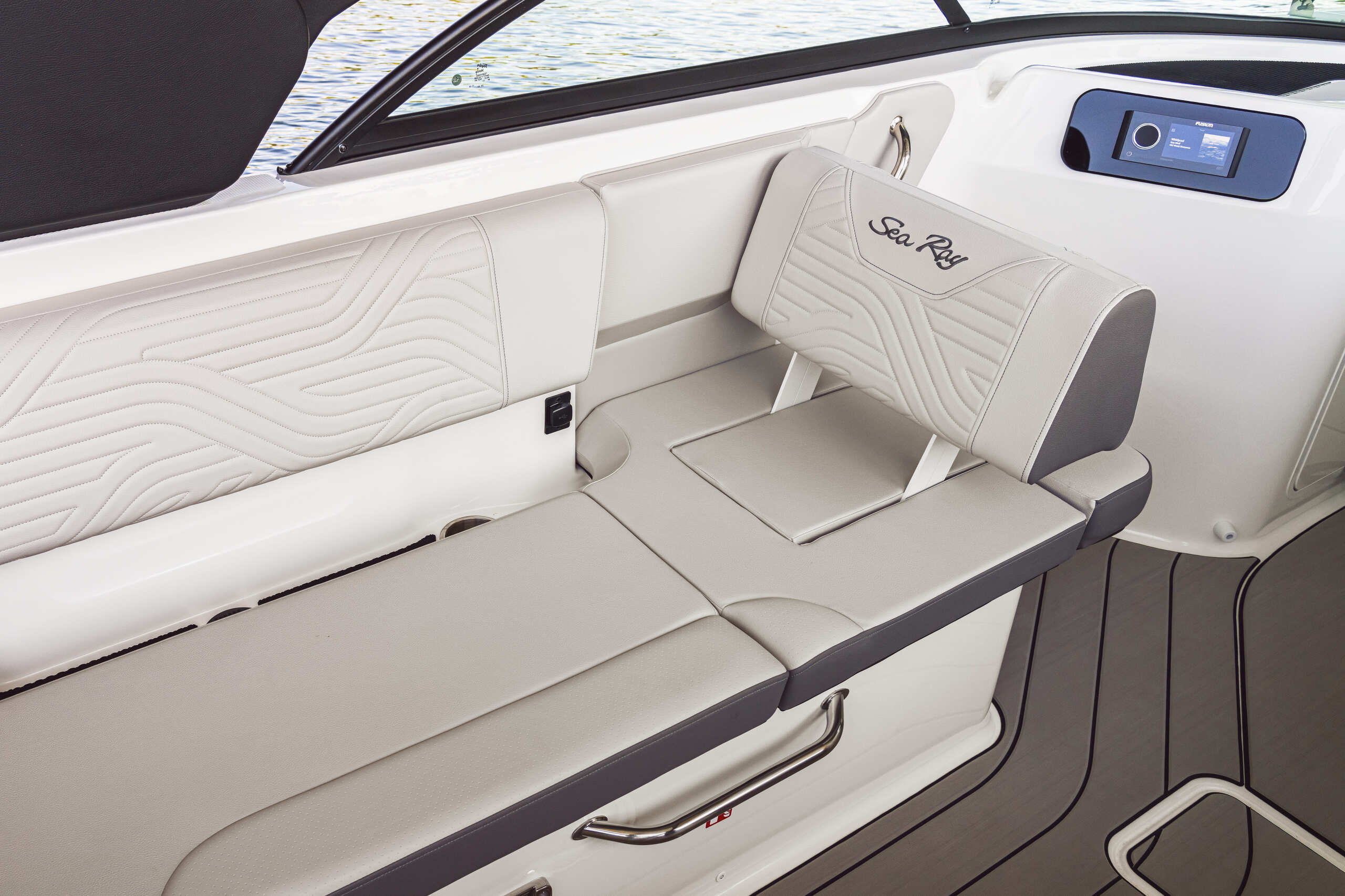 Sea Ray 230 SDX SURF