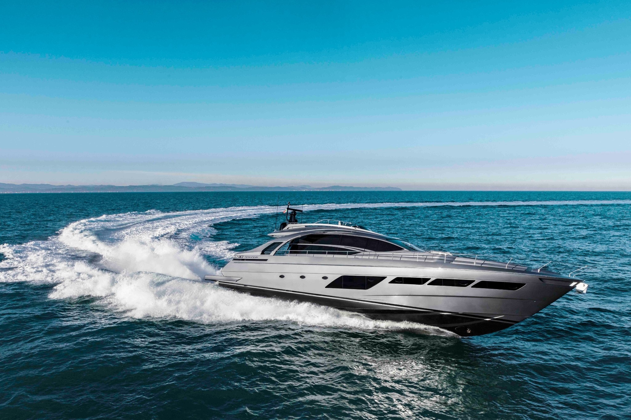 Новый Pershing 8x будет представлен на Dubai Boat Show 2024