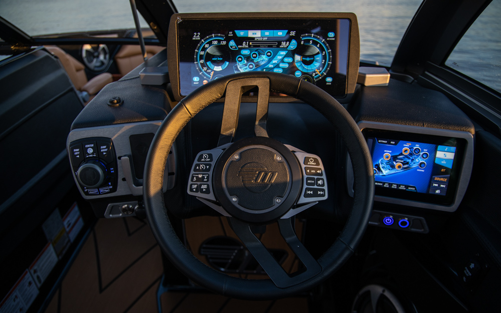 Катер буксировщик Malibu 25 LSV / 25596 фото 1.18