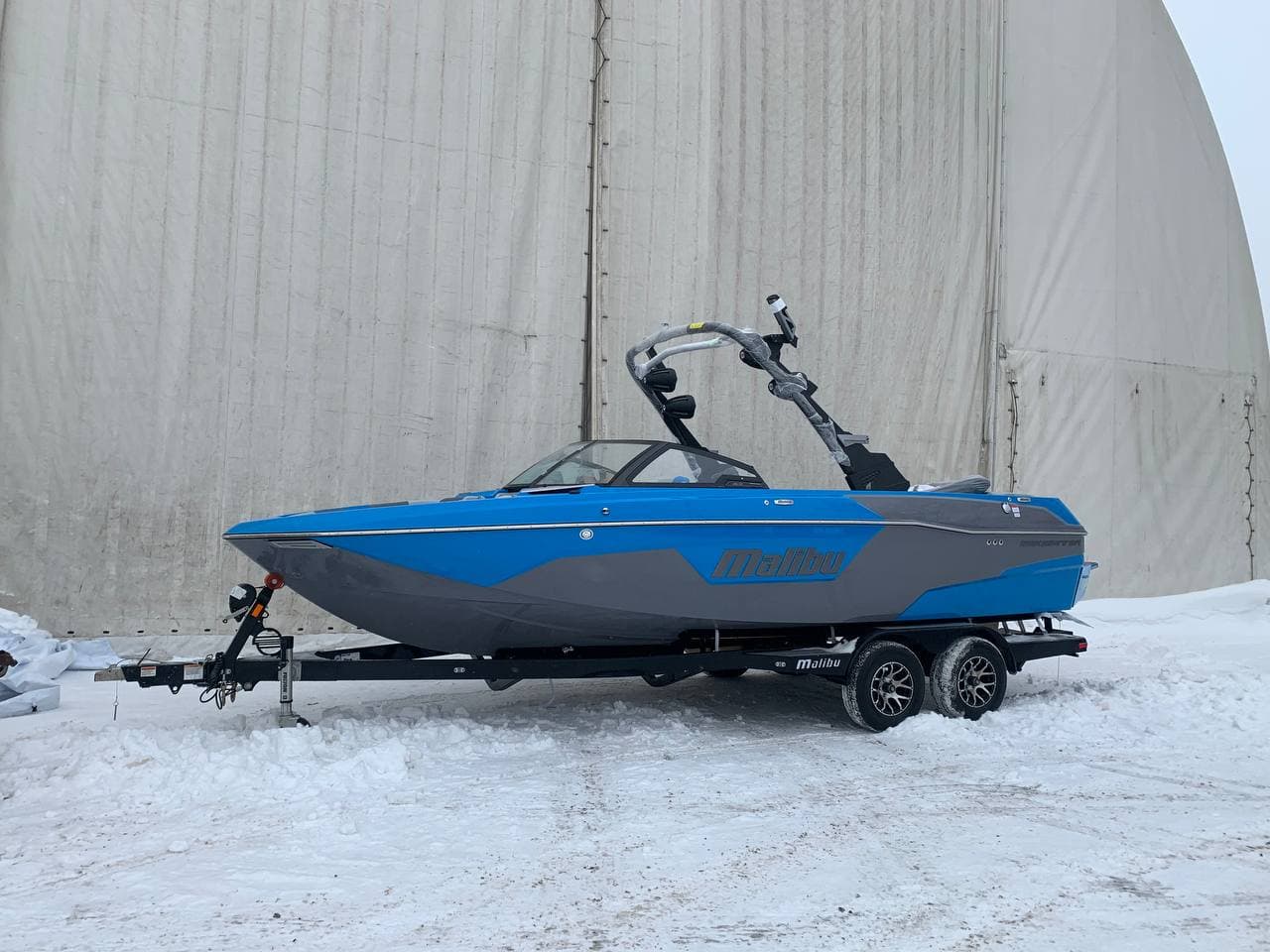 Катер для вейка Malibu 23 LSV 2022 года уже в России!