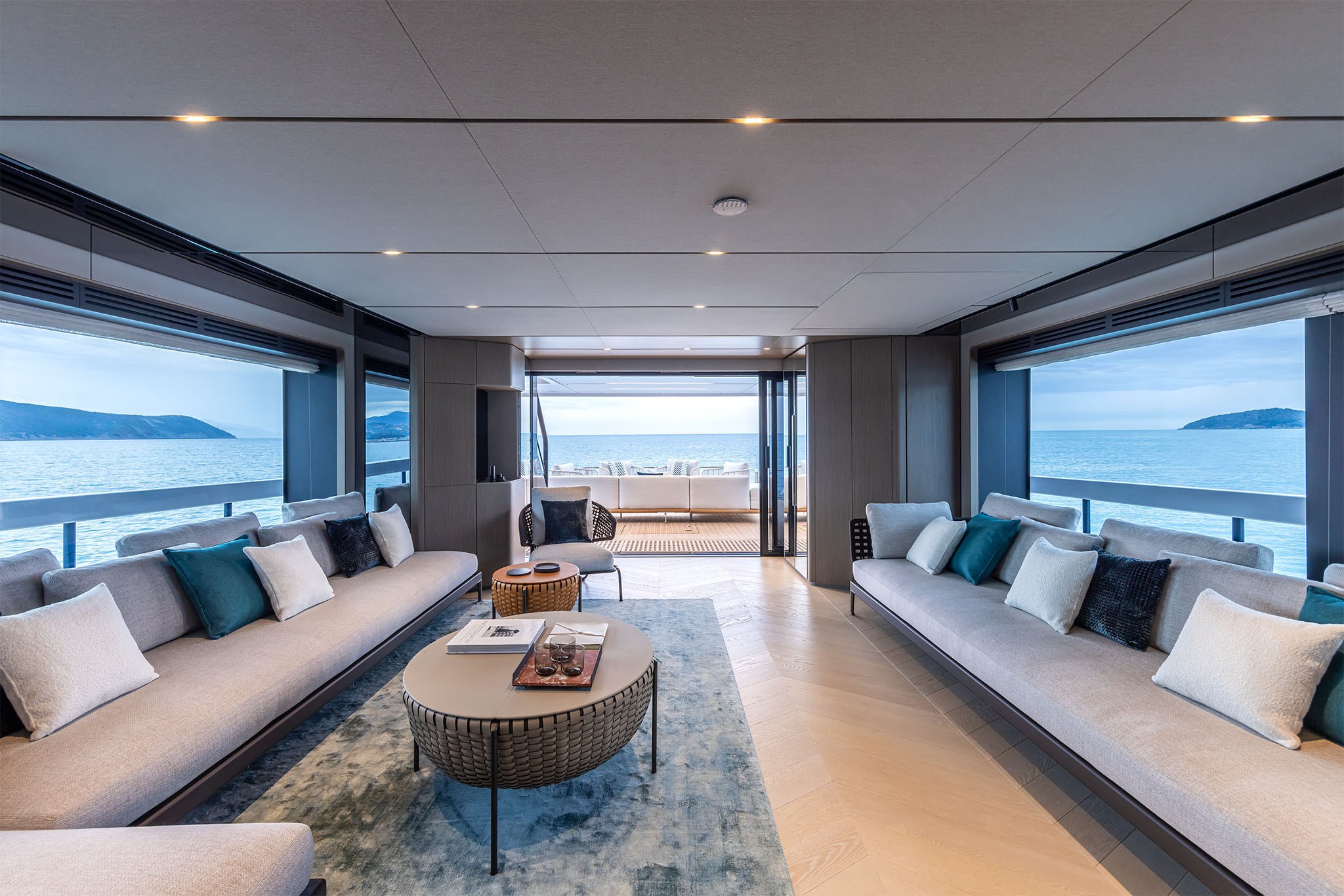 Ferretti Yachts INFYNITO 90