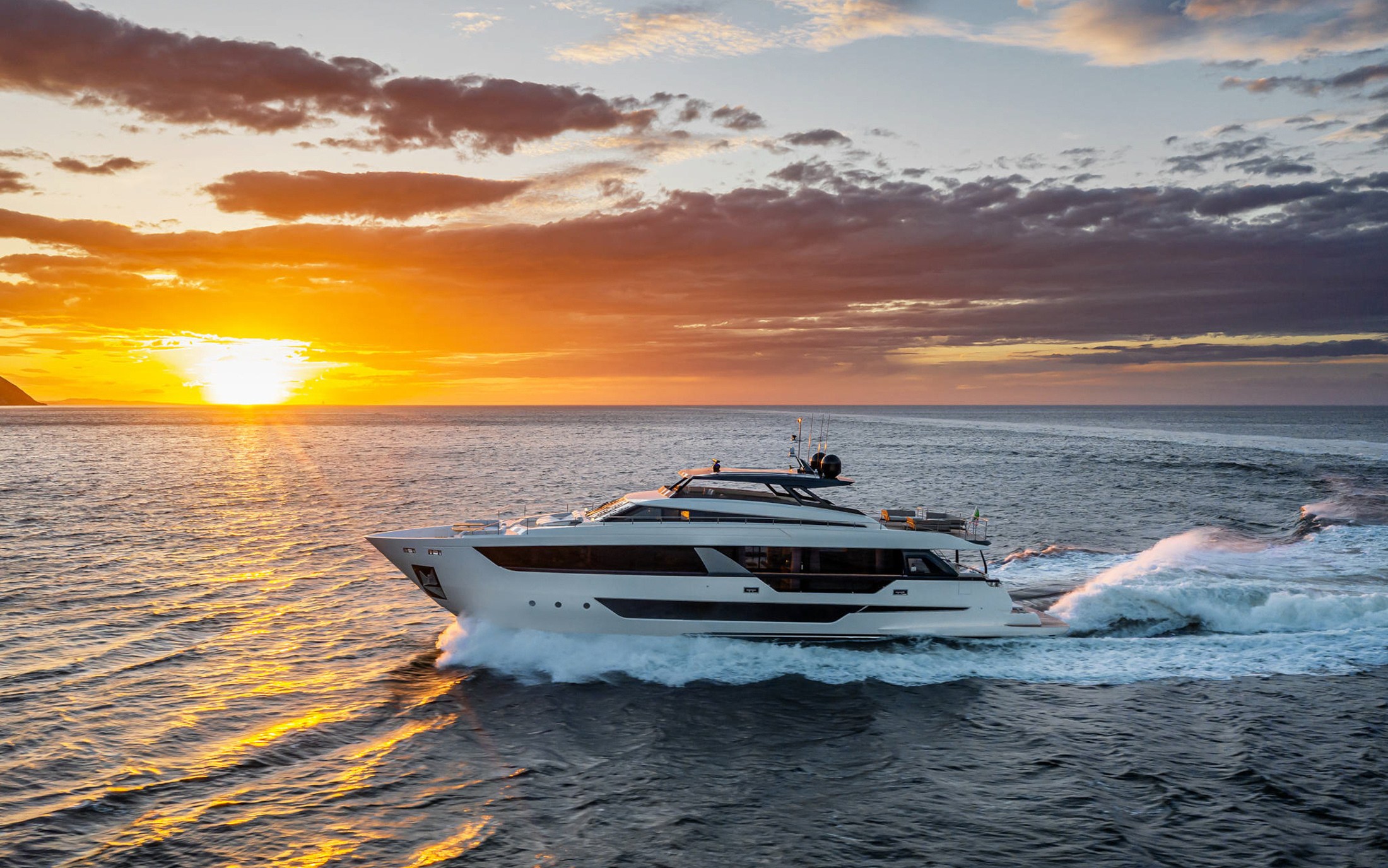 Ferretti Yachts 1000