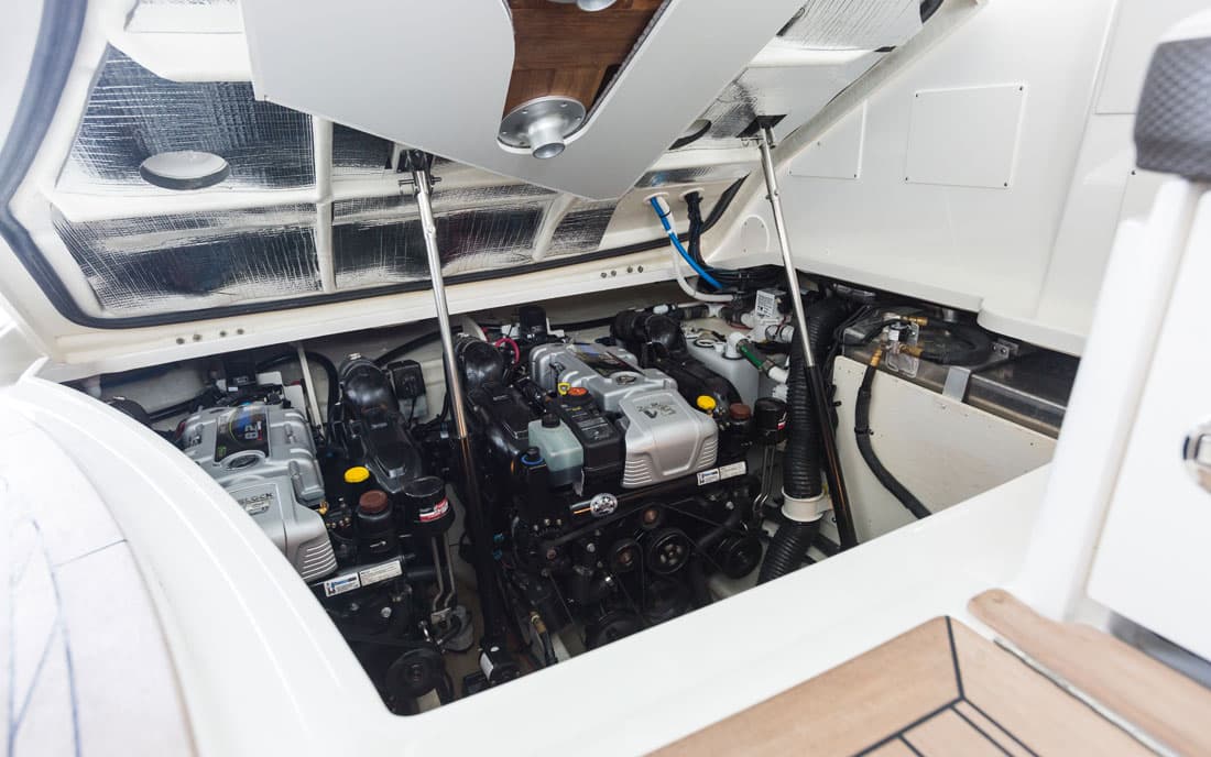 Катер Sea Ray Sundancer 350 Coupe фото 2.21