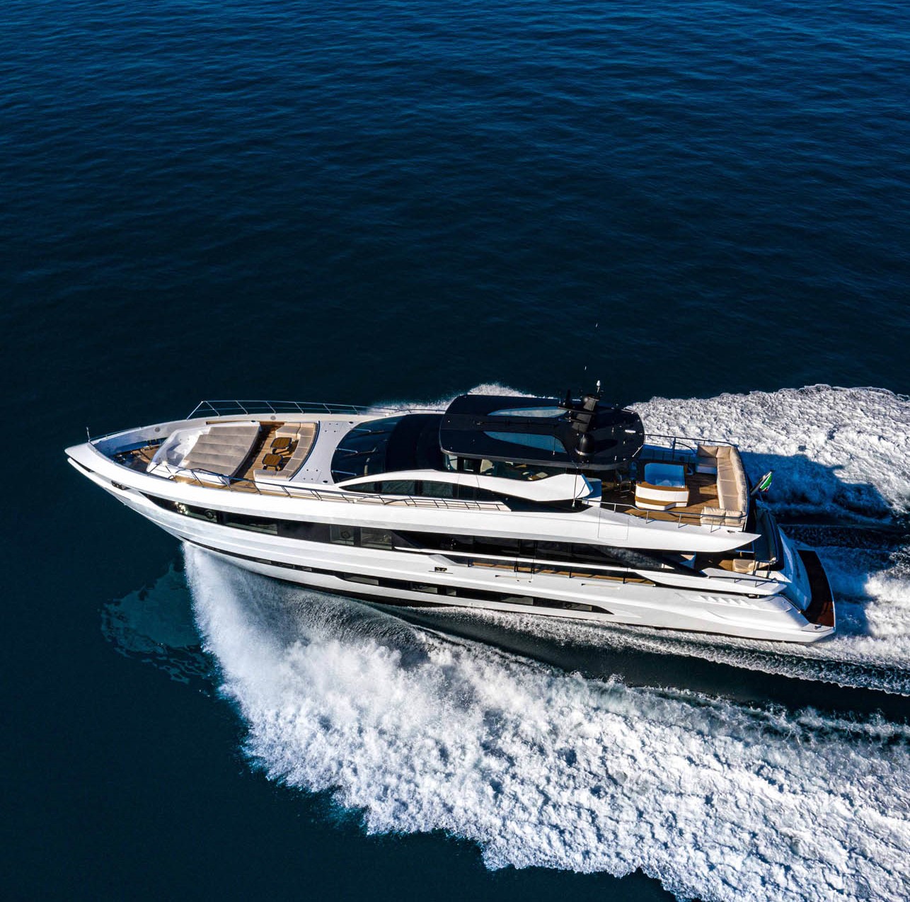 Обновленная Mangusta GranSport 33