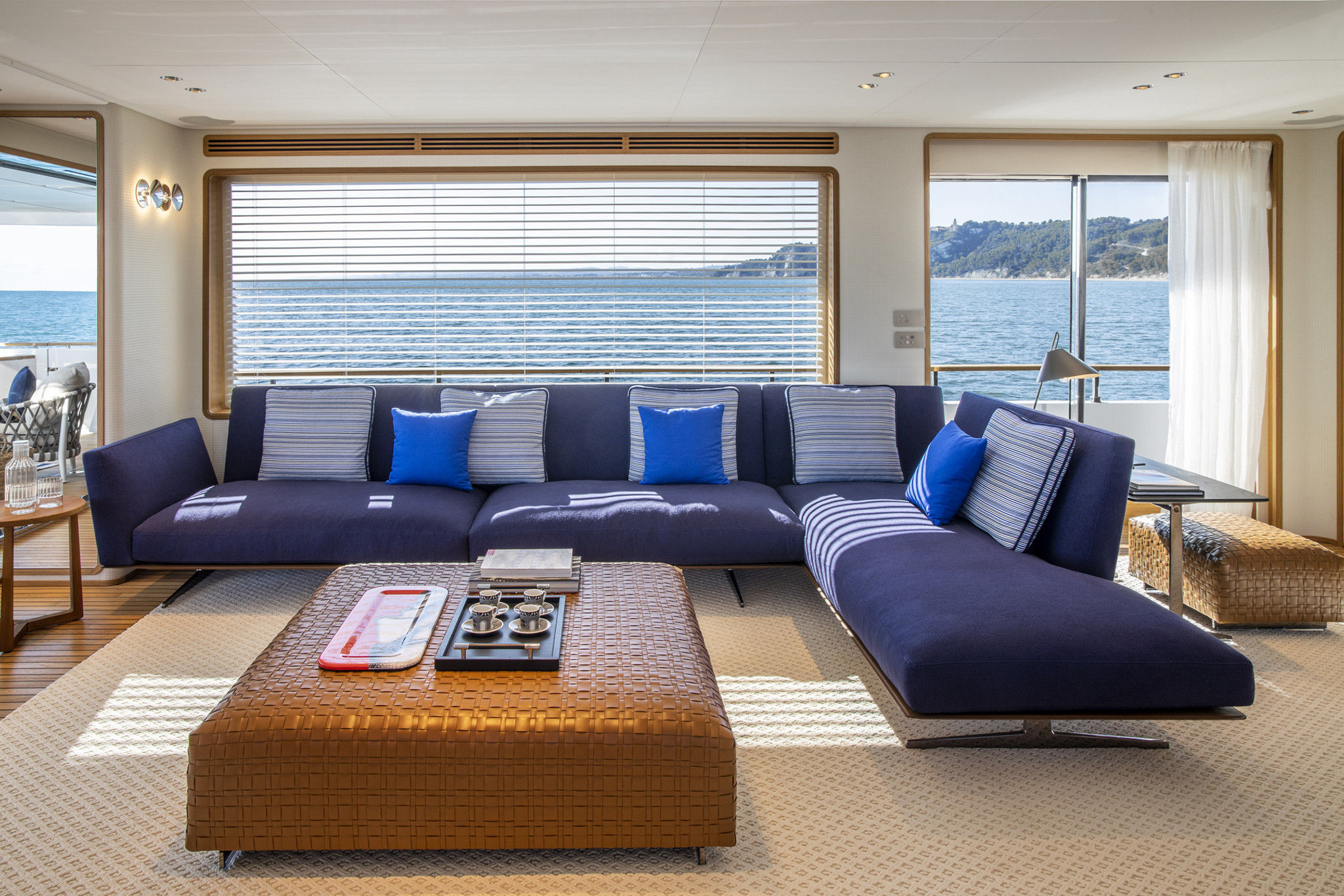 Custom Line Navetta 30