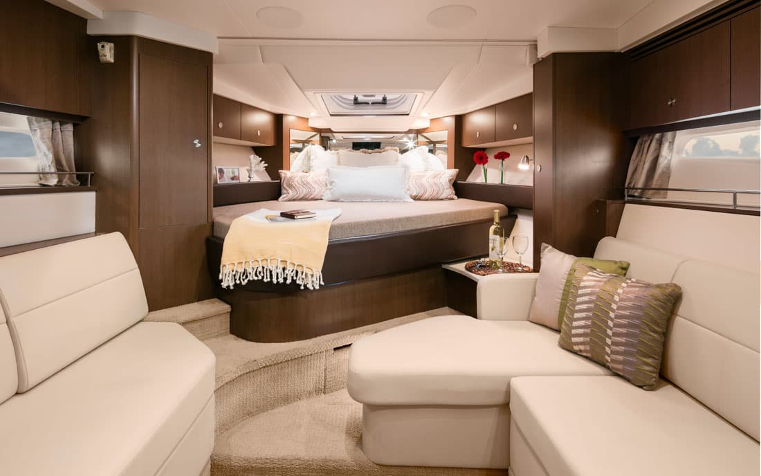 Катер Sea Ray Sundancer 350 HardTop фото 2.13
